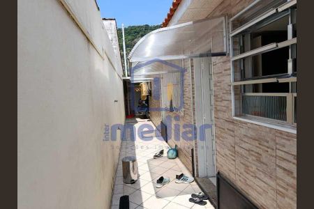 4_photo/94ce1ca8e7.bbd0c06dccd8b6dc-ATLAS-1f243a6e-a3ab-437c-af6f-06eac1fa334d.jpg de casa à venda com 2 quartos, 72m² em Vila Sao Jorge, São Vicente