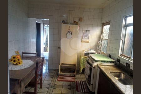 12_photo/94ce1ca9ef.f9fd596f8c1c84e9-ATLAS-61e923b9-a600-452a-b8ec-85d863face3e.jpg de casa à venda com 3 quartos, 145m² em Vila Sao Jorge, Santos