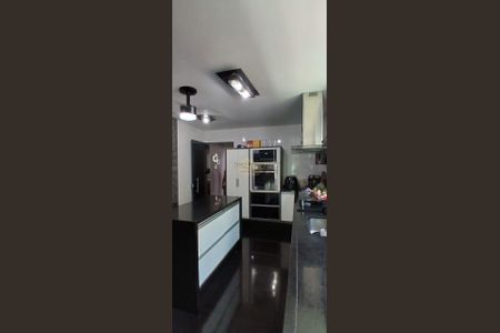 25_photo/94ce1caa1f.2121f4c72a2ba616-ATLAS-6a5fa27e-a14f-4031-b18f-dcfe0e1cb2a9.jpg de casa à venda com 3 quartos, 172m² em Vila Sao Jorge, Santos