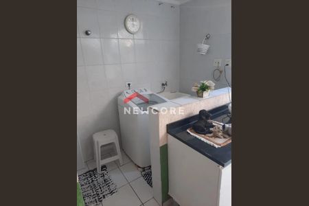 11_photo/94ce1caed7.f9fd596f8c1c84e9-ATLAS-5bc49d8a-9a27-414f-a511-9b48fd9a95df.jpg de casa à venda com 2 quartos, 85m² em Vila Sao Jorge, São Vicente