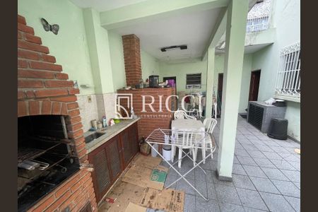 10_photo/94ce1cbb9f.638b34ff0fe22444-ATLAS-cb8d8c9a-566e-4e3b-a543-ee72b59d3ac5.jpg de casa à venda com 3 quartos, 225m² em Vila Valenca, São Vicente