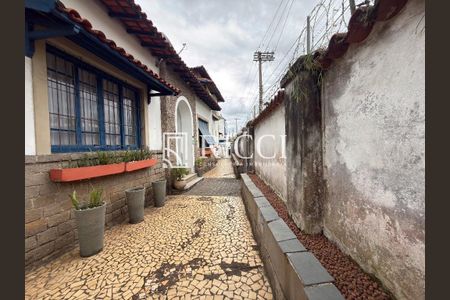 13_photo/94ce1cbbe3.80a7f3f1b00bd23a-ATLAS-0d592646-0fd4-4002-b96c-71103ac6e8c1.jpg de casa à venda com 4 quartos, 271m² em Centro, São Vicente