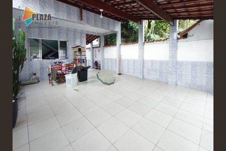 5_photo/94ce1d0853.8c50d63e4d766ae8-ATLAS-d2ee38ca-e9f1-4ad6-9b95-9eeccd3c80e7.jpg de casa à venda com 4 quartos, 188m² em Canto do Forte, Praia Grande