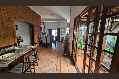 6_photo/94ce1d0857.7a84f7ff2c106b4f-ATLAS-ae73104d-06da-48bc-8e37-a52690a427c1.jpg de casa à venda com 3 quartos, 165m² em Canto do Forte, Praia Grande
