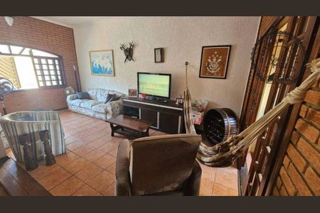 7_photo/94ce1d0857.7a84f7ff2c106b4f-ATLAS-bec00f78-7bbf-4082-a35f-e20a9ede49dd.jpg de casa à venda com 3 quartos, 165m² em Canto do Forte, Praia Grande