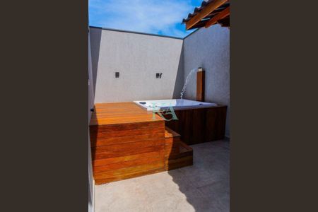 4_photo/94ce1d0877.80a7f3f1b00bd23a-ATLAS-1e377ba3-f96e-48aa-8d7a-56c4b1bcbcf0.jpg de casa à venda com 2 quartos, 75m² em Canto do Forte, Praia Grande