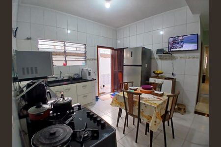 4_photo/94ce1d0903.b7afec13c8c84584-ATLAS-79ab3a48-fa1a-42f2-8d6f-bd11dbc811df.jpg de casa à venda com 4 quartos, 290m² em Canto do Forte, Praia Grande