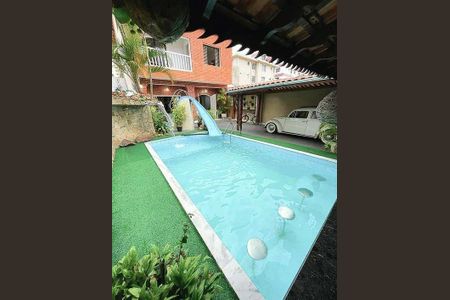 8_photo/94ce1d09c3.5564e16b2c01dcfa-ATLAS-334e6200-c6c5-49e9-a7d3-59934f9ae513.jpg de casa à venda com 5 quartos, 300m² em Canto do Forte, Praia Grande