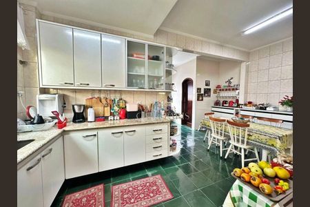 17_photo/94ce1d09cf.5f442c436abea341-ATLAS-b42e4cba-87ba-46e6-99a5-2a0045c60419.jpg de casa à venda com 3 quartos, 266m² em Canto do Forte, Praia Grande