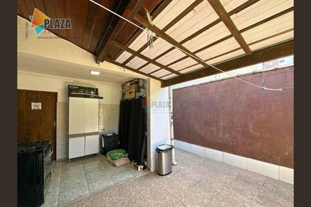 18_photo/94ce1d0c19.55cb5819fbd09464-ATLAS-9e583920-c240-42de-913d-b9d4d6a89027.jpg de casa à venda com 3 quartos, 117m² em Canto do Forte, Praia Grande