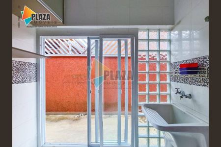 9_photo/94ce1da615.9e8f1c97e4a047f1-ATLAS-3b975dac-a90f-46d4-9ee3-73313f6ac8b7.jpg de casa à venda com 3 quartos, 229m² em Canto do Forte, Praia Grande