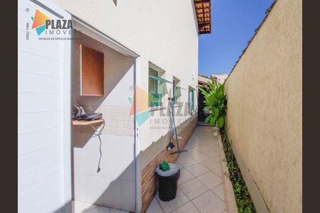 2_photo/94ce1da80d.6802020fc9165f5a-ATLAS-0a1df6e6-bf95-4b47-aabc-9720e467f4da.jpg de casa à venda com 3 quartos, 197m² em Canto do Forte, Praia Grande