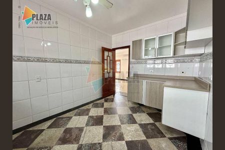 45_photo/94ce1da897.3b6bc584e225c04e-ATLAS-3e58ba24-18b3-4cfe-a536-853455df9e1e.jpg de casa à venda com 3 quartos, 149m² em Canto do Forte, Praia Grande