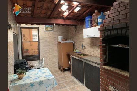 31_photo/94ce1da8f7.b07c3b3000917e5e-ATLAS-78e5aa26-9116-44e0-b84b-4b27e695a17b.jpg de casa à venda com 3 quartos, 400m² em Canto do Forte, Praia Grande