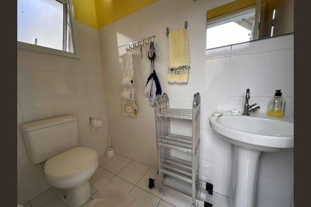 4_photo/94ce1da98d.4447a3bccb09b46a-ATLAS-9df81244-0268-49aa-8f06-d8d4f40a96a3.jpg de casa à venda com 4 quartos, 324m² em Canto do Forte, Praia Grande