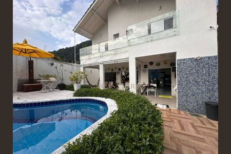 3_photo/94ce1da98d.4447a3bccb09b46a-ATLAS-af5f8582-9be1-468e-9b64-e94fa23dd13f.jpg de casa à venda com 4 quartos, 324m² em Canto do Forte, Praia Grande