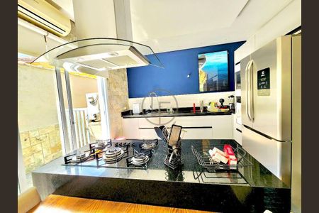 7_photo/94ce1da999.b62bf0a88a2b8643-ATLAS-ffb3cfa5-00f3-4338-b08e-c9d9f5d1fe4a.jpg de casa à venda com 3 quartos, 230m² em Canto do Forte, Praia Grande