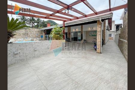 11_photo/94ce1da9a3.692fcc511d44006f-ATLAS-5a266cb6-e12f-4449-a672-dc4408a82086.jpg de casa à venda com 4 quartos, 265m² em Canto do Forte, Praia Grande