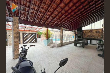 5_photo/94ce1da9a3.692fcc511d44006f-ATLAS-da20cb8d-2747-4a44-bd96-c2bc7b2a2287.jpg de casa à venda com 4 quartos, 264m² em Canto do Forte, Praia Grande