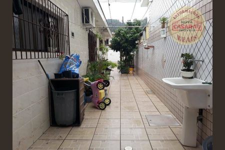 4_photo/94ce1da9c5.1ec89c7cbdfc8b9a-ATLAS-d0c73346-e674-4a6f-9dce-d354cdc10fea.jpg de casa à venda com 3 quartos, 302m² em Canto do Forte, Praia Grande