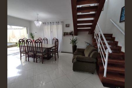 10_photo/94ce1daa17.9289ff34ae3bfe2e-ATLAS-3ca015f6-2dd6-46b8-aace-a1337d35dd65.jpg de casa à venda com 3 quartos, 200m² em Canto do Forte, Praia Grande