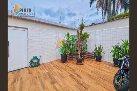 2_photo/94ce1daa2b.59e2a8b39dc3b007-ATLAS-1dba9d49-af86-4a7d-b03d-61ca8d28d2d4.jpg de casa à venda com 3 quartos, 276m² em Canto do Forte, Praia Grande