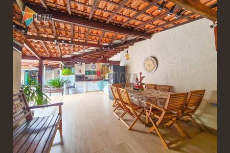 10_photo/94ce1daa2b.59e2a8b39dc3b007-ATLAS-5bc14c35-bf10-4852-8af0-0a722061a0a3.jpg de casa à venda com 3 quartos, 277m² em Canto do Forte, Praia Grande