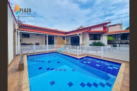 37_photo/94ce1daa2b.59e2a8b39dc3b007-ATLAS-907728da-420d-4c5e-ac1f-5680542317f8.jpg de casa à venda com 3 quartos, 277m² em Canto do Forte, Praia Grande