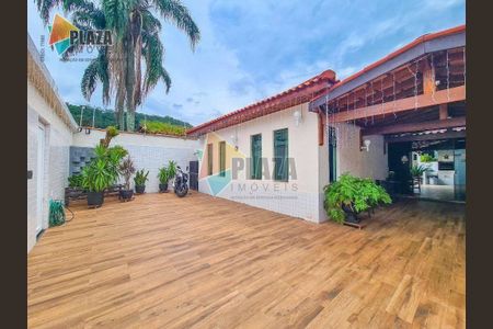 3_photo/94ce1daa2b.59e2a8b39dc3b007-ATLAS-ea9de5ba-65a6-41f4-b083-e9150fe63611.jpg de casa à venda com 3 quartos, 277m² em Canto do Forte, Praia Grande