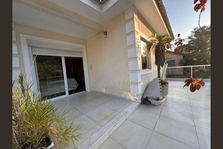 8_photo/94ce1daa3b.15604e16f11eddfa-ATLAS-8776eeb2-2ff3-47b6-b0d2-fdd4b93c8f62.jpg de casa à venda com 4 quartos, 273m² em Canto do Forte, Praia Grande