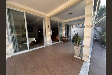 6_photo/94ce1daa3b.15604e16f11eddfa-ATLAS-bd6abed0-bfa5-4a8b-bfd4-5abe996a09bd.jpg de casa à venda com 4 quartos, 273m² em Canto do Forte, Praia Grande