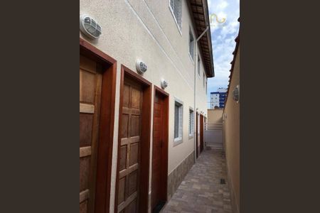 8_photo/94ce1dab77.c2aefe16be962f17-ATLAS-00e28327-494c-40cb-8a1d-dedec6a60988.jpg de casa à venda com 2 quartos, 64m² em Canto do Forte, Praia Grande