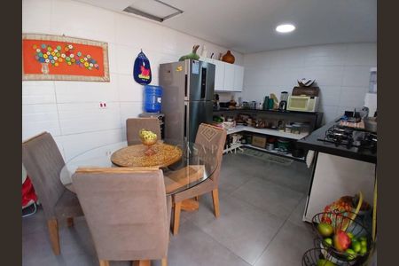 5_photo/94ce1db49f.527d2e055a247cfd-ATLAS-064a4702-84e0-4a88-ba29-d8abaad0be7c.jpg de casa à venda com 3 quartos, 80m² em Boqueirão, Praia Grande