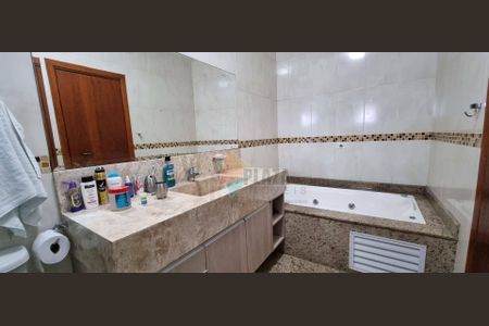6_photo/94ce1db4b9.3dea3cab82053bf3-ATLAS-ae6c241d-03a9-4379-810b-44205ef05ce7.jpg de casa à venda com 4 quartos, 191m² em Boqueirão, Praia Grande