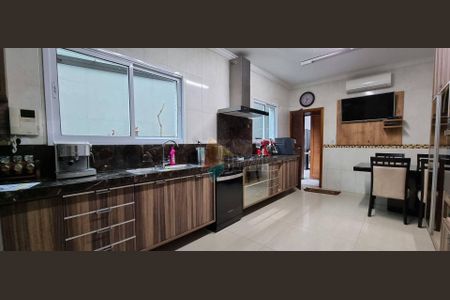 9_photo/94ce1db4b9.3dea3cab82053bf3-ATLAS-e57531fa-b3ab-4312-9dda-1feba29105b9.jpg de casa à venda com 4 quartos, 192m² em Boqueirão, Praia Grande