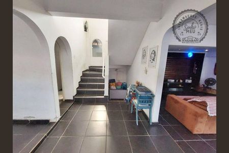 7_photo/94ce1db4bf.c06c3c5dbfc3661b-ATLAS-cc8546eb-e09c-497c-ba38-65235adc255b.jpg de casa à venda com 5 quartos, 250m² em Boqueirão, Praia Grande