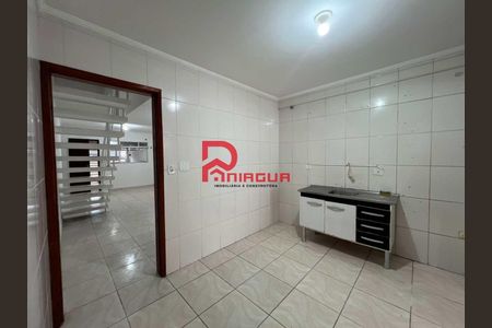 5_photo/94ce1db4c9.f4225bfadbbe20b4-ATLAS-683f469c-9014-4072-a5cc-2079345679d4.jpg de casa para alugar com 2 quartos, 90m² em Boqueirão, Praia Grande