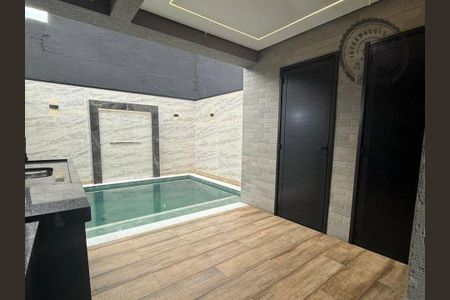 3_photo/94ce1db4db.1e9d1ba85beb8478-ATLAS-b9af742b-c74f-4565-aecd-bc0931ab2caf.jpg de casa à venda com 4 quartos, 204m² em Boqueirão, Praia Grande