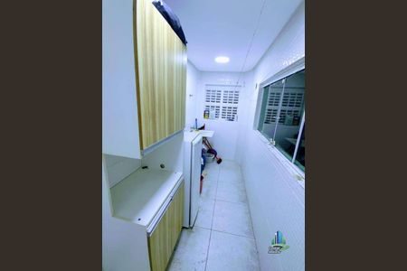 5_photo/94ce1db56b.db01357aa49deb94-ATLAS-9f8142b0-d3cb-4b64-8e8d-129cd7c3023c.jpg de casa à venda com 3 quartos, 240m² em Boqueirão, Praia Grande