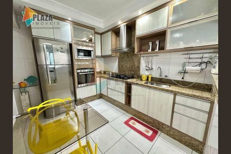 20_photo/94ce1db5ed.3348c8cde91bd751-ATLAS-7ea20aa2-a23e-4b7b-9c0d-bcdb1267a7ee.jpg de apartamento à venda com 3 quartos, 135m² em Guilhermina, Praia Grande