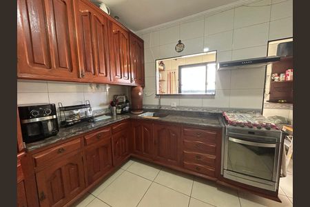 2_photo/94ce1db60d.6afe3e5e472196c8-ATLAS-d3f5386e-a0ac-4f50-b73e-22da0d05680f.jpg de apartamento à venda com 3 quartos, 100m² em Guilhermina, Praia Grande