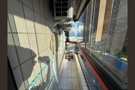 4_photo/94ce1db637.f18da903bc94808a-ATLAS-e4ec5cc3-8ff2-48d5-9d24-bbffc5670306.jpg de apartamento à venda com 3 quartos, 117m² em Guilhermina, Praia Grande