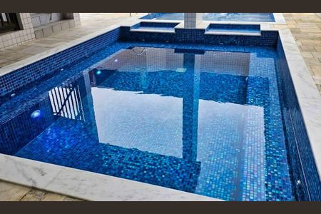 2_photo/94ce1dc935.dda3a78fb47de289-ATLAS-5be4c11c-179a-4f37-bd71-5ca890d80ee9.jpg de apartamento à venda com 1 quarto, 70m² em Guilhermina, Praia Grande