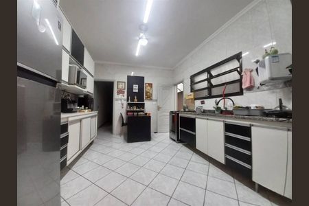 8_photo/94ce1dca5f.833a42e394c467a8-ATLAS-ab005de2-e783-4e65-a728-85befdf5c770.jpg de casa à venda com 3 quartos, 155m² em Guilhermina, Praia Grande