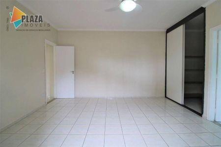 27_photo/94ce1dcac7.275fe3fcda77567d-ATLAS-2c6d1639-3e47-4ec5-8f25-d2b7ec01f2c6.jpg de casa à venda com 3 quartos, 157m² em Guilhermina, Praia Grande