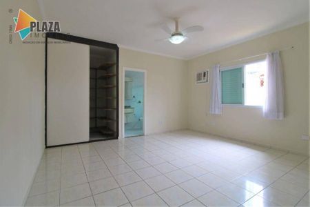 25_photo/94ce1dcac7.275fe3fcda77567d-ATLAS-cd05f39b-a81b-4efa-a33d-b4cea2d0fbab.jpg de casa à venda com 3 quartos, 157m² em Guilhermina, Praia Grande