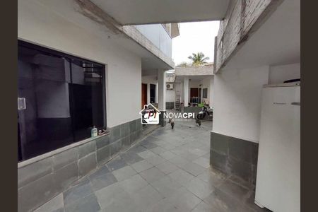 4_photo/94ce1dcad1.9b0e853e47463488-ATLAS-bee77c16-ddf8-4df6-a7b4-5a2f50f37e21.jpg de casa à venda com 8 quartos, 990m² em Guilhermina, Praia Grande