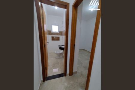 3_photo/94ce1dcadd.4be8adca1bc084b4-ATLAS-719a963b-3bde-4a1c-ae2d-b3a43de94d30.jpg de casa à venda com 2 quartos, 54m² em Guilhermina, Praia Grande