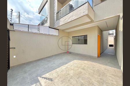 2_photo/94ce1dcc27.a9fe67ee86852afe-ATLAS-d723e92a-20b9-47bd-b44c-31eecd3312a9.jpg de casa à venda com 3 quartos, 130m² em Guilhermina, Praia Grande