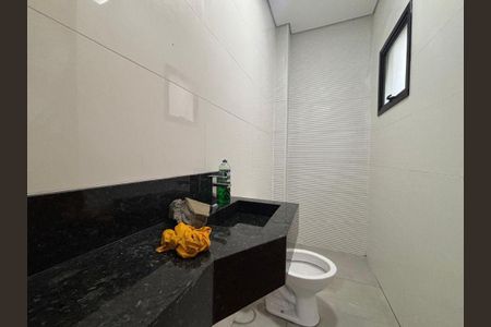 4_photo/94ce1dcc27.b37fb779aadef412-ATLAS-1b7e77f8-5dcc-4f78-b5d5-6f6d40fd52ed.jpg de casa à venda com 3 quartos, 130m² em Guilhermina, Praia Grande